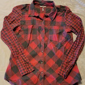 BKE Long Sleeve Flannel Checkerd Patter Eased